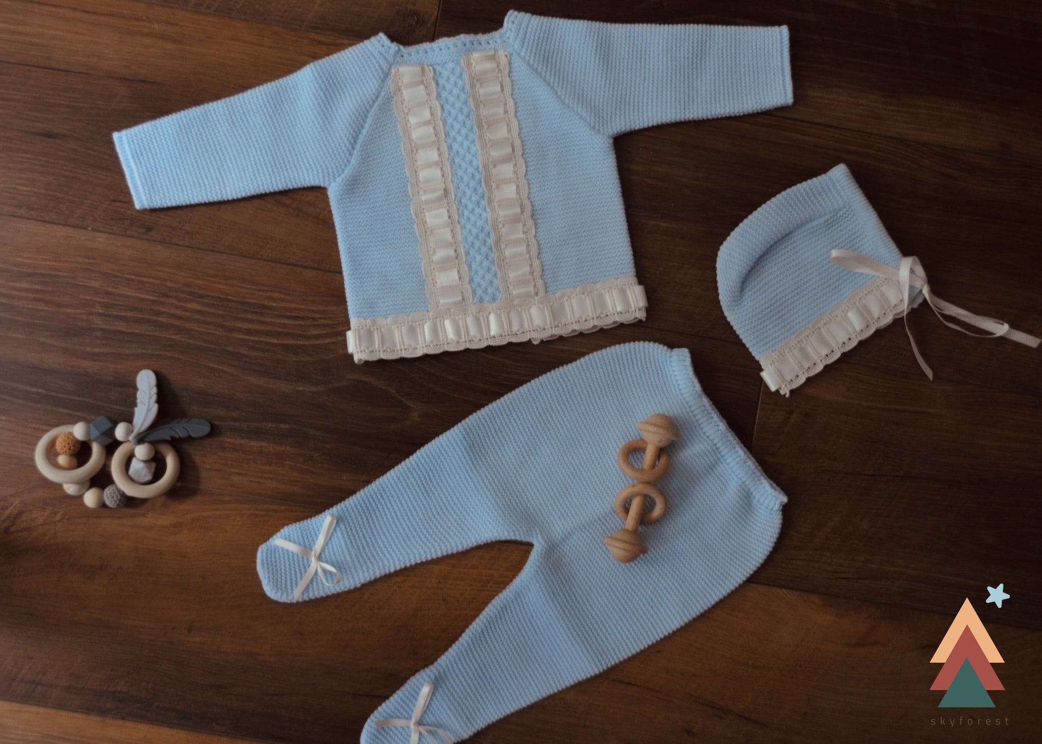 Newborn Girl Coming Home Outfit, baby gray white lace layette trim, Baby girl boy take home set