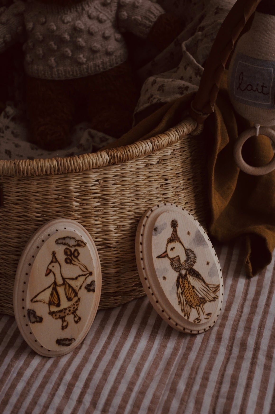 Circus daisy nursery wall mount