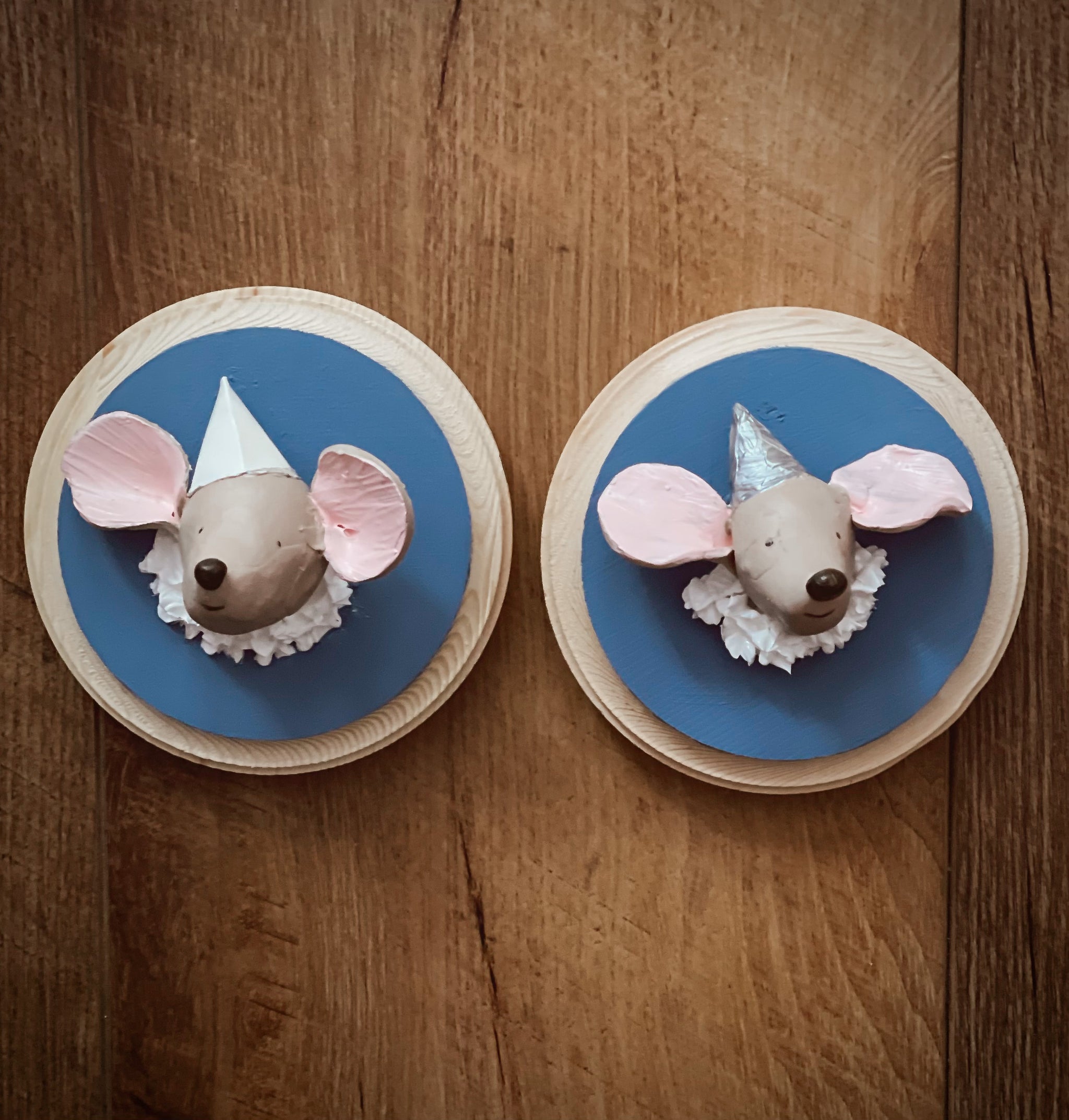 Mouse with a hat nursery wall mount